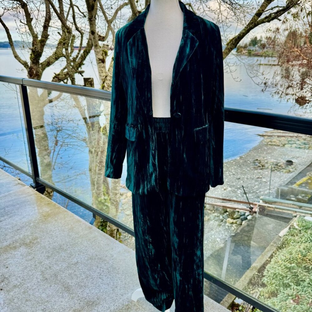 Autres Filles Deep Emerald Teal Green Crushed Velvet Blazer and Pants Suit Set - Picture 2 of 16